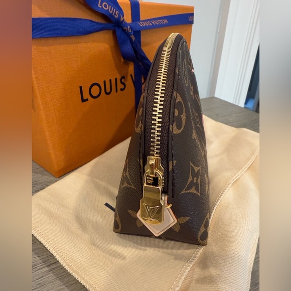 ***SOLD*** Louis Vuitton x Murakami 2025 Cherry Cerises Cosmetic Bag- NIB - Picture 5 of 6